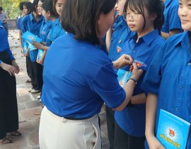 Lễ kết nạp đoàn viên mới nhân kỷ niệm 95 năm Ngày thành lập Đoàn - ảnh 4