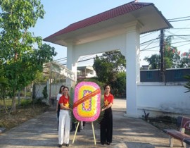 Viếng nghĩa trang thanh niên xung phong Đại thủy nông Nậm Rốm - ảnh 4
