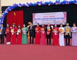 Tọa đàm kỷ niệm 43 năm Ngày Nhà giáo Việt Nam - ảnh 1
