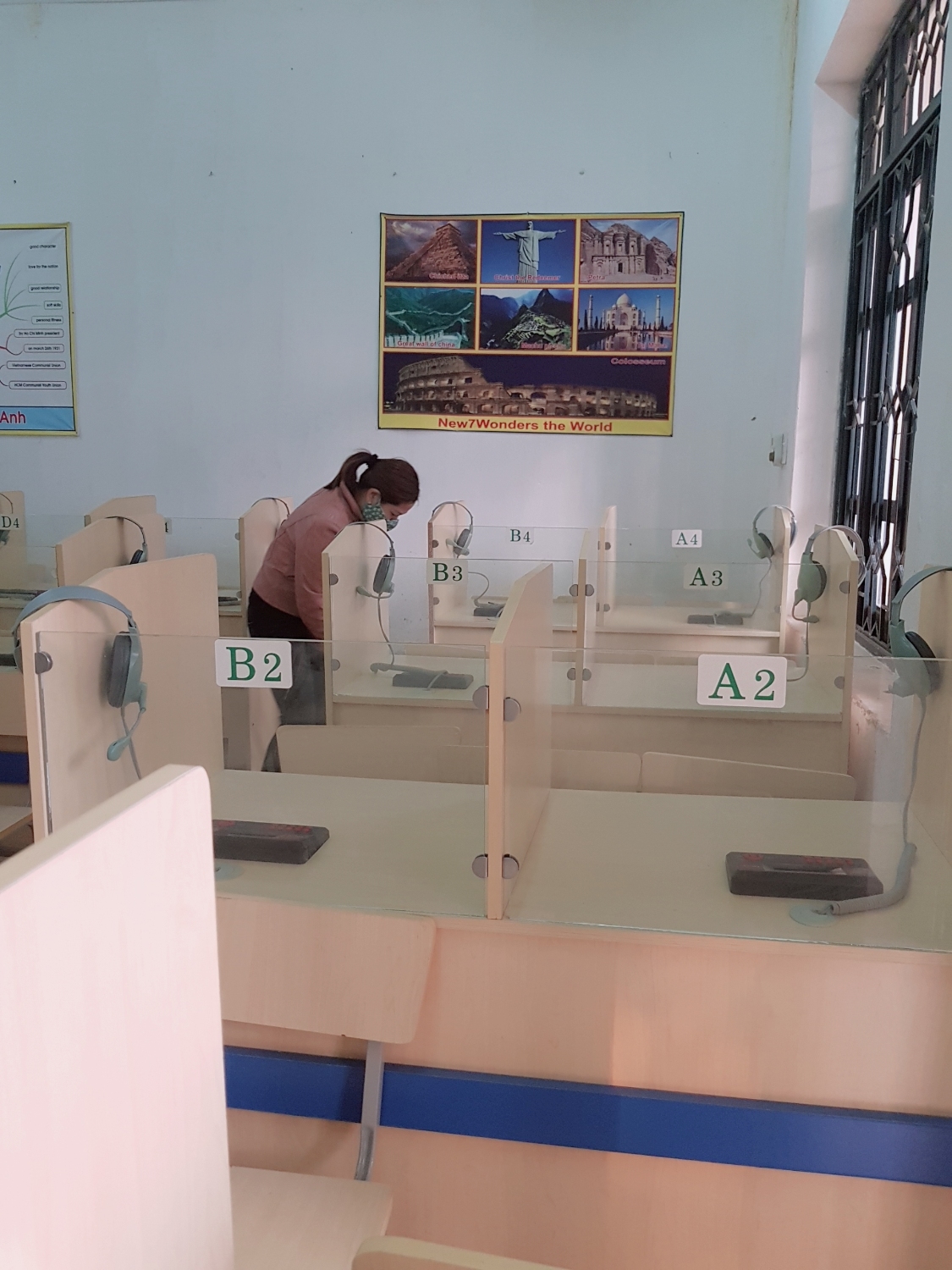 Trường TH-THCS Thanh Trường tiến hành tiêu độc khử trùng phòng dịch cúm Corona