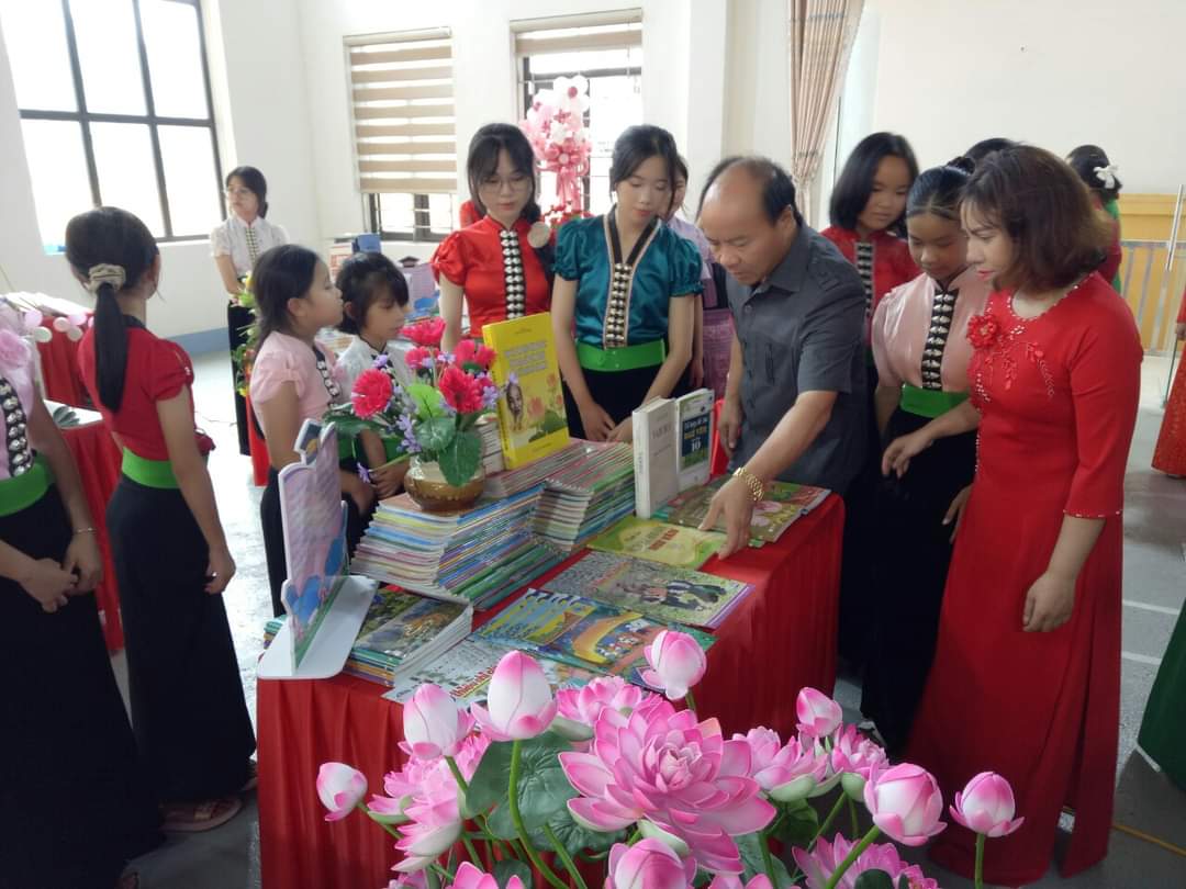 Trường TH-THCS Thanh Trường vinh dự được chọn là địa điểm tổ chức lễ khai mạc tuần lễ hưởng ứng học tập suốt đời năm 2023 với chủ đề “Xây dựng năng lực tự học trong kỷ nguyên số”