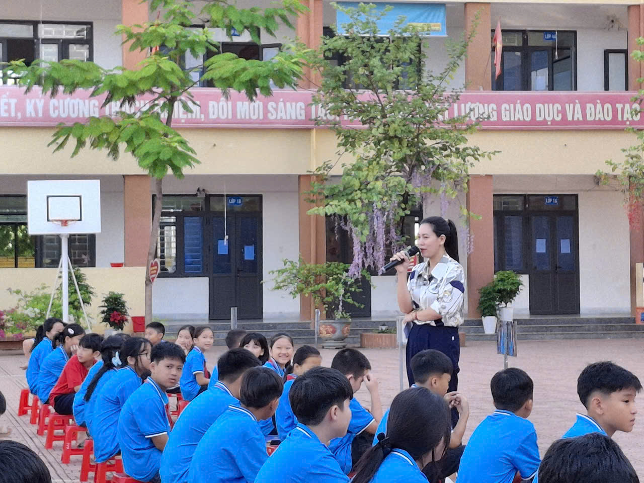 Trường TH-THCS Thanh Trường tổ chức tuyên truyền phổ biến giáo dục pháp luật của Nhà nước về dân số cho vị thành niên, thanh niên cho học sinh